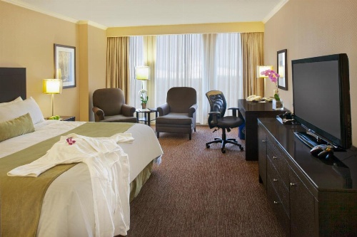 Delta Hotels by Marriott Toronto East image 11